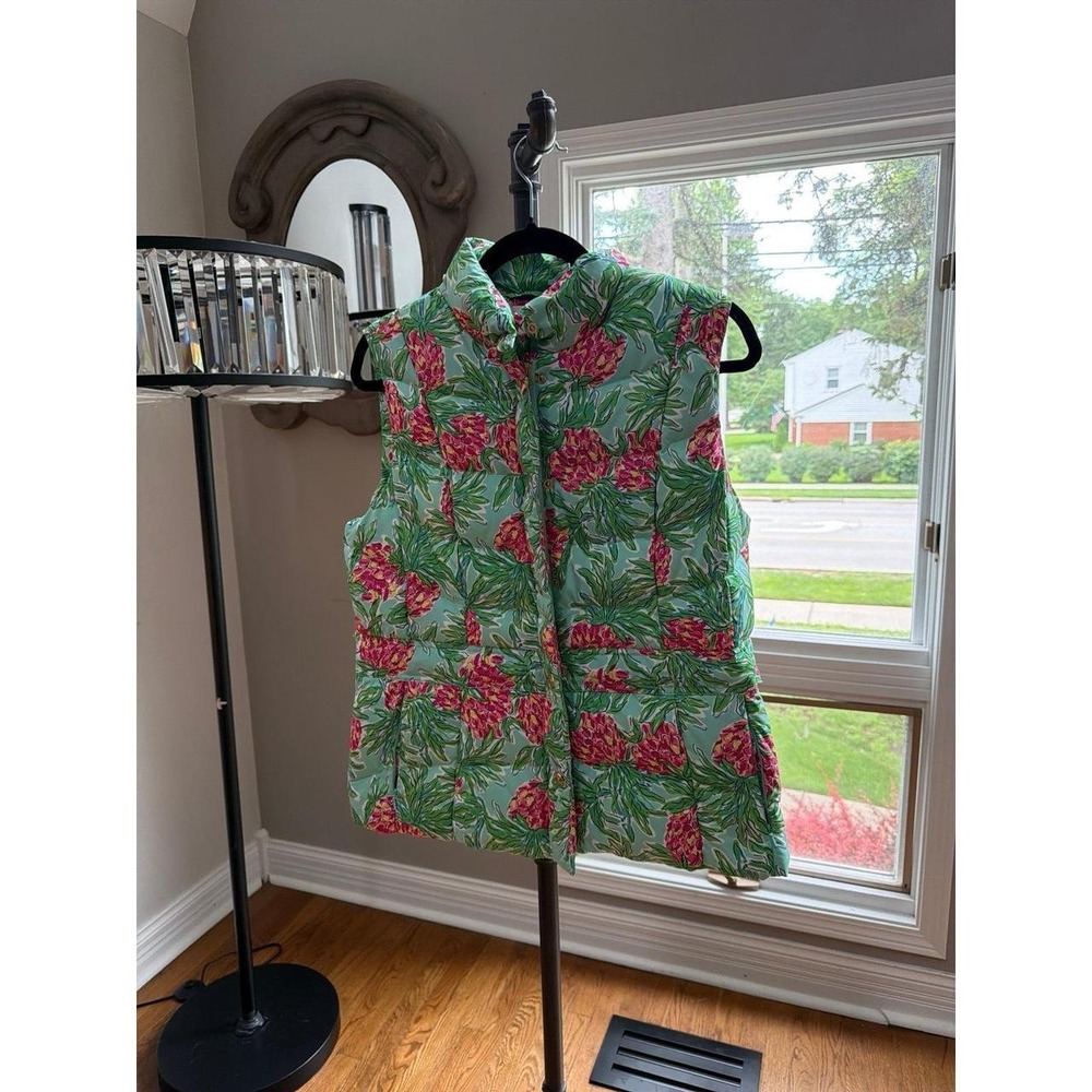 Lilly Pulitzer Puffer Vest "Spike the Punch" pineapple women's large nwot